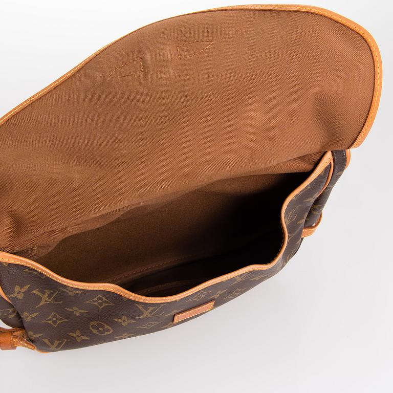 LOUIS VUITTON, 'Saumur 30' shoulder bag.