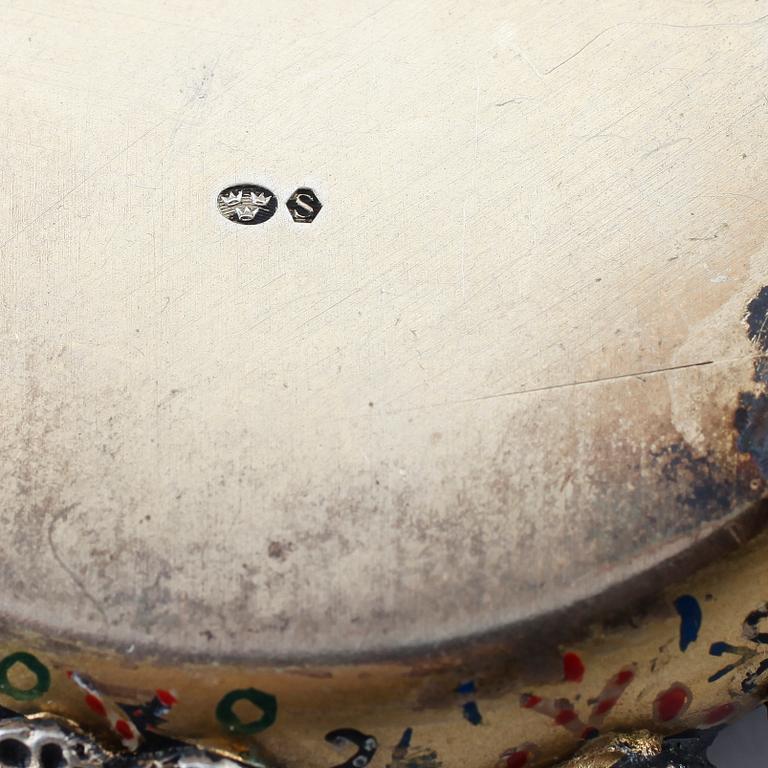 DOSA, förgyllt silver, svenska importstämplar, 1900-talets första hälft. Vikt ca 101 g.