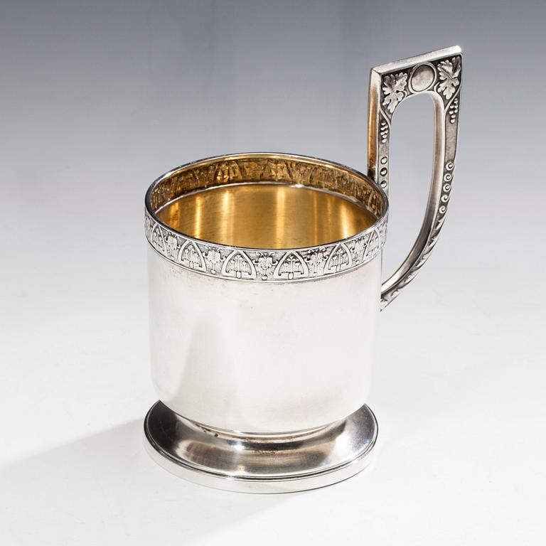 TEGLASHÅLLARE, silver, 2 Artellen, Moskva 1908-1917, vikt 166 g.