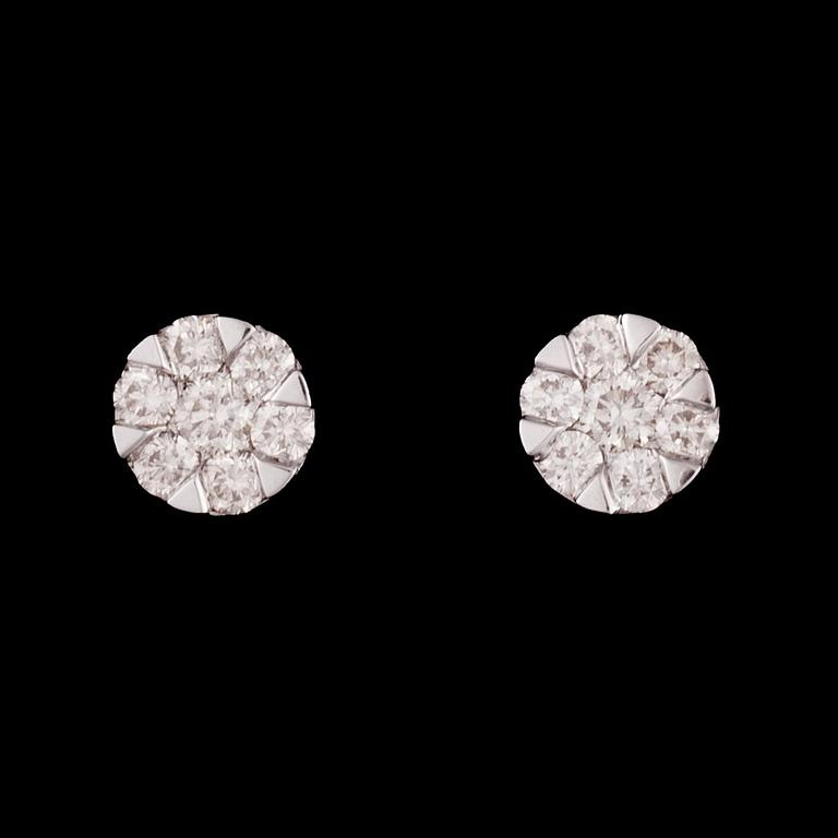 A PAIR OF EARRINGS.