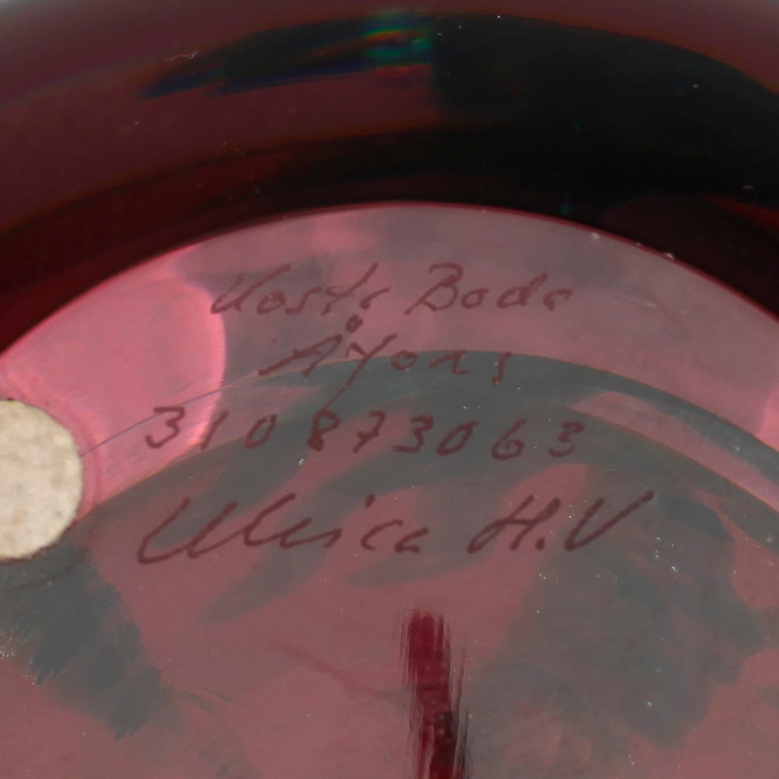 VAS, glas, Ulrica Hydman-Vallien, Kosta Boda Åfors, sign o numrerad 310873063.