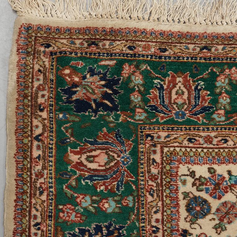 A carpet, semi-antique Tabriz figural, ca 256,5 x 205 cm.