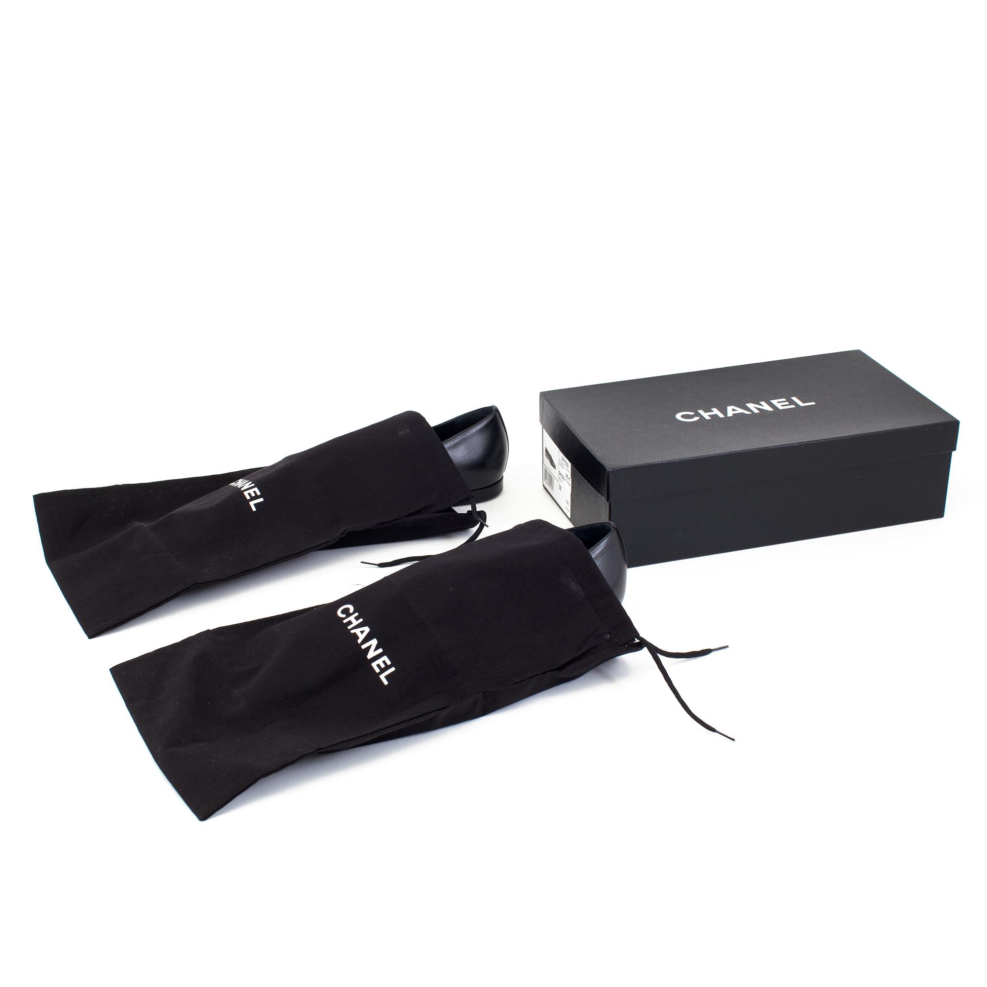 A pair of loafers by Chanel 2016, size 38.