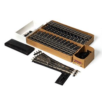 Märklin, 18 carriages and accessories, Germany, 1930s. 0 gauge.