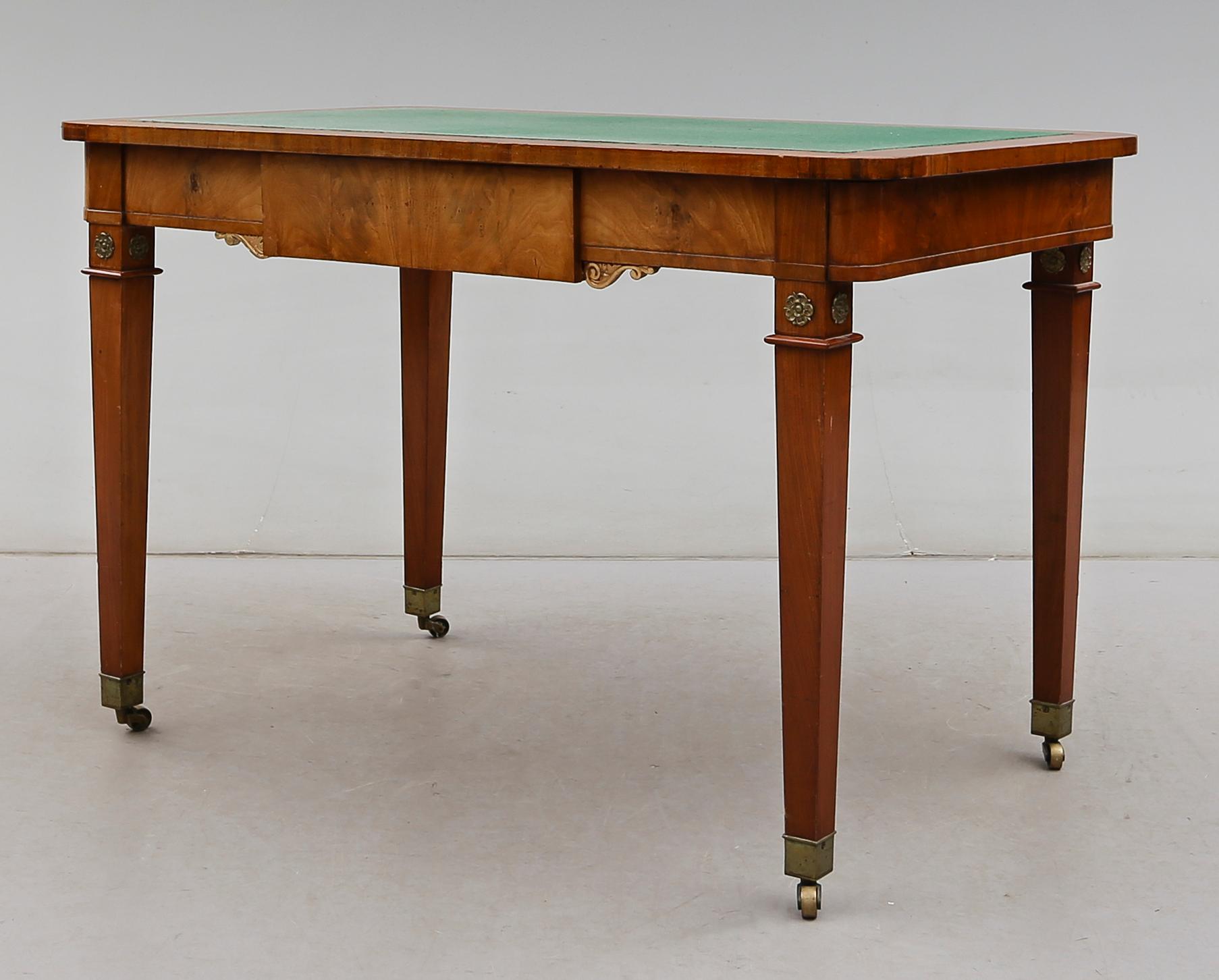 SKRIVBORD, Karl Johan, 1800-talets första hälft.