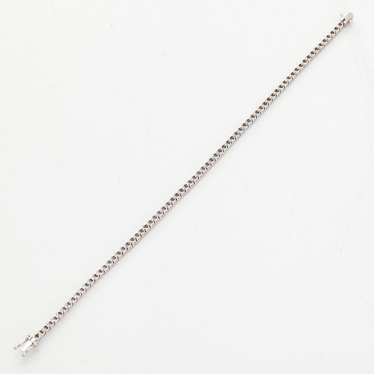 Tennis bracelet, brilliant-cut diamonds, 18K white gold.