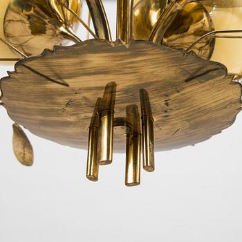 Paavo Tynell, A mid-20th-century '9029/4' chandelier for Taito, Finland.