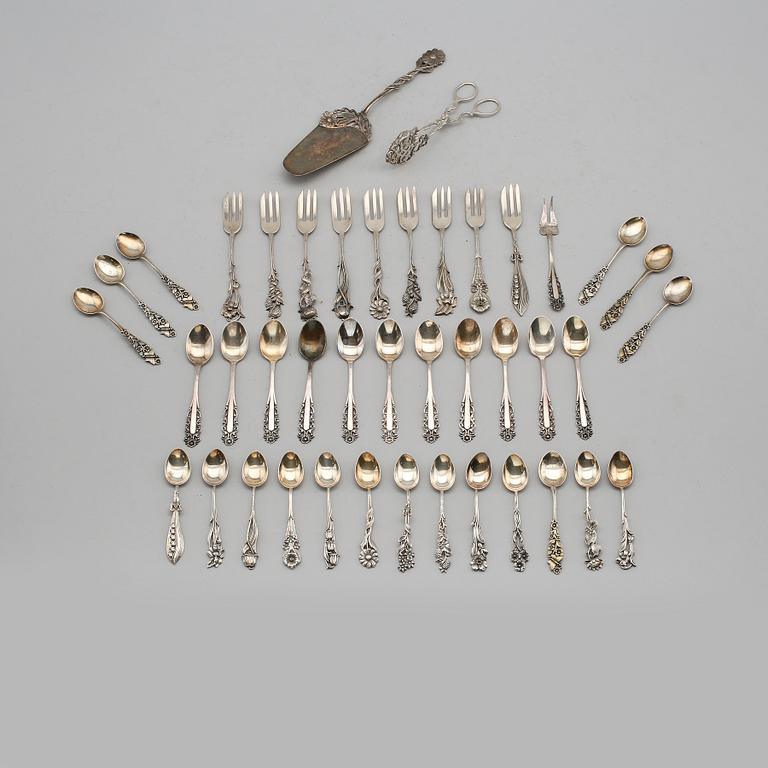 BESTICK, 41 delar, silver, olika modeller, svenska stämplar 1950-60-tal. Vikt ca 580 gram.