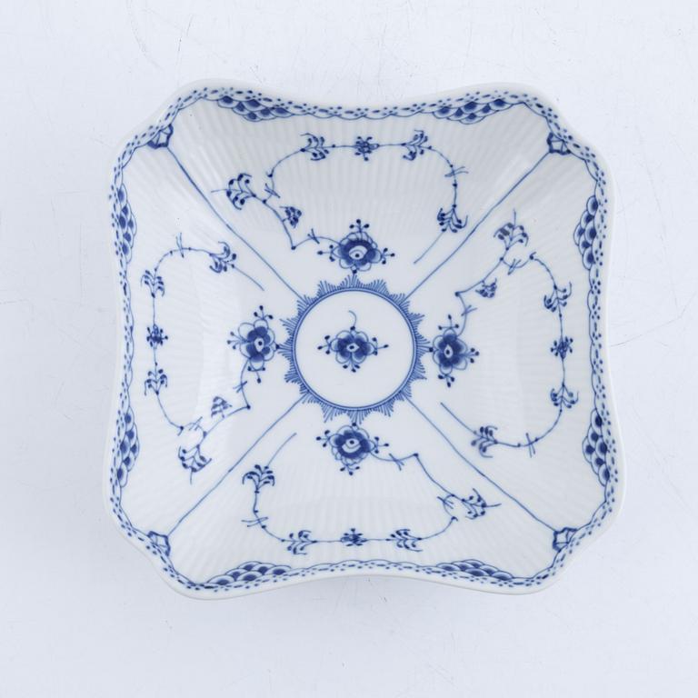 Matservis, porslin, 50 delar,  "Musselmalet", Royal Copenhagen, Danmark.