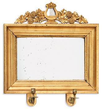 SPEGELLAMPETTER, för två ljus, ett par. Sverige, 1800-talets första hälft. Empire.