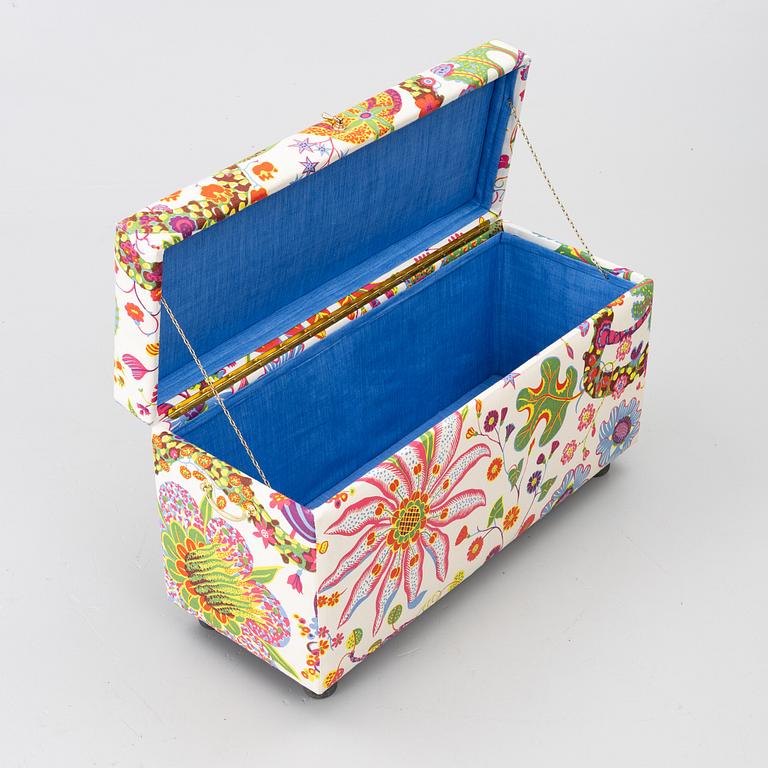 Storage stool, contemporary manufacture.