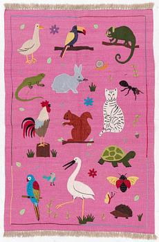 Matta, handbroderad Kelim, ca 184 x 123 cm.