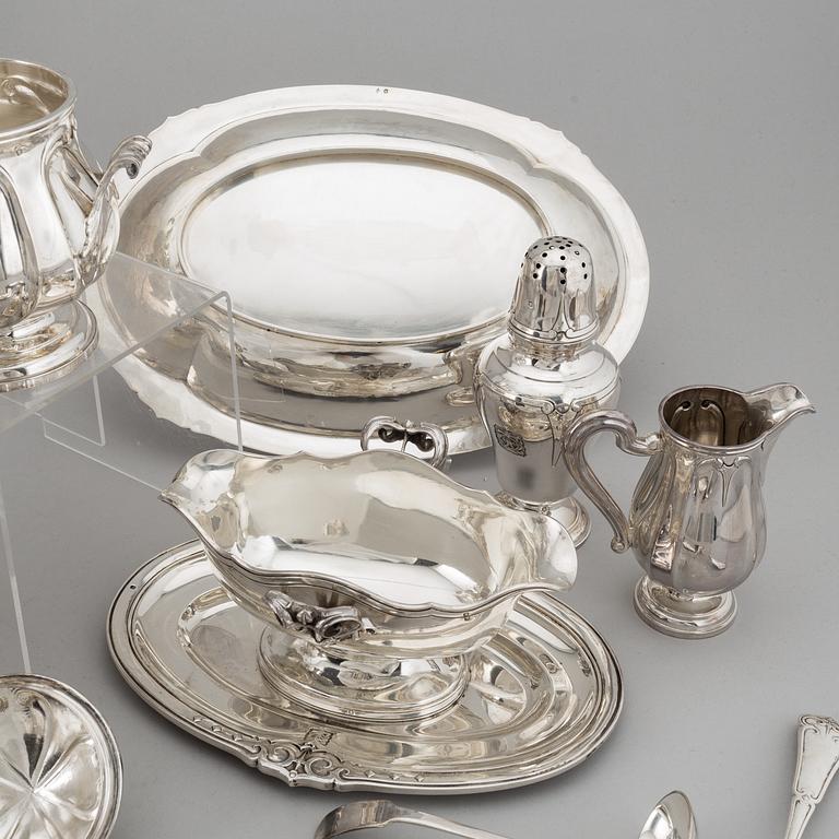 A French 20th century silver 950/1000 service, marked EC, Paris.