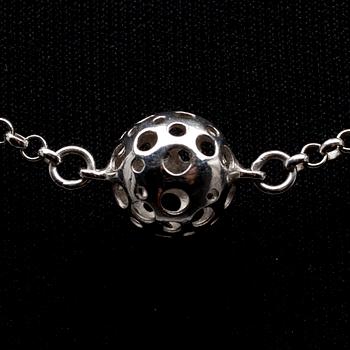 HALSBAND, sterling silver, design Liisa Vitali, Kultakeskus. Nytillverkning.