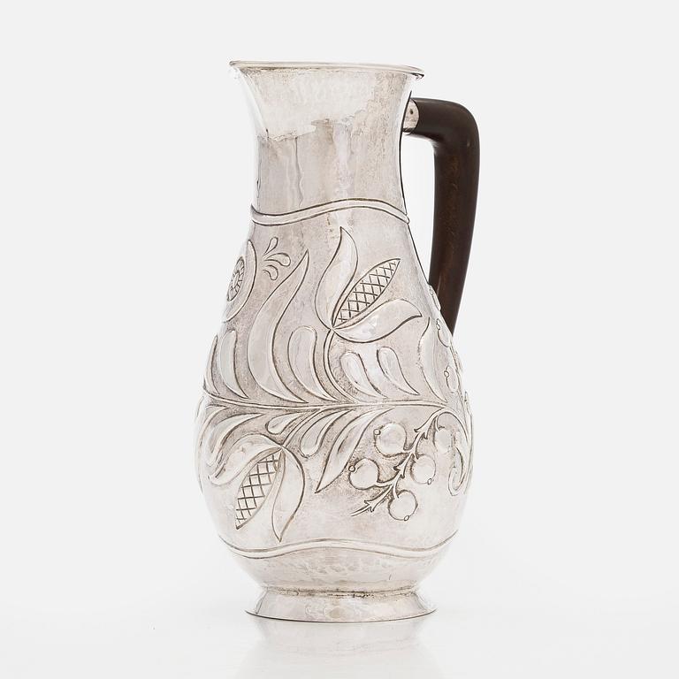 Tillbringare, silver, mästarstämpel ÖK, möjligen Schweiz, finsk kontrollstämpel Tillander, Helsingfors 1957.