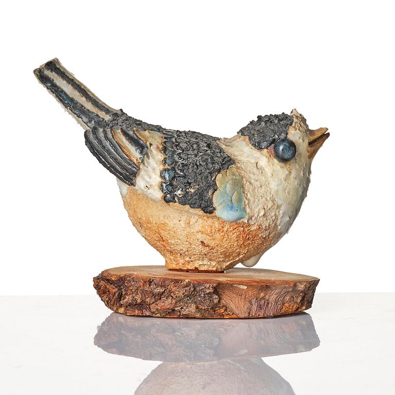 Tyra Lundgren, a chamotte stoneware sculpture of a bird, own studio, Bredkvie, Gotland, 1978.