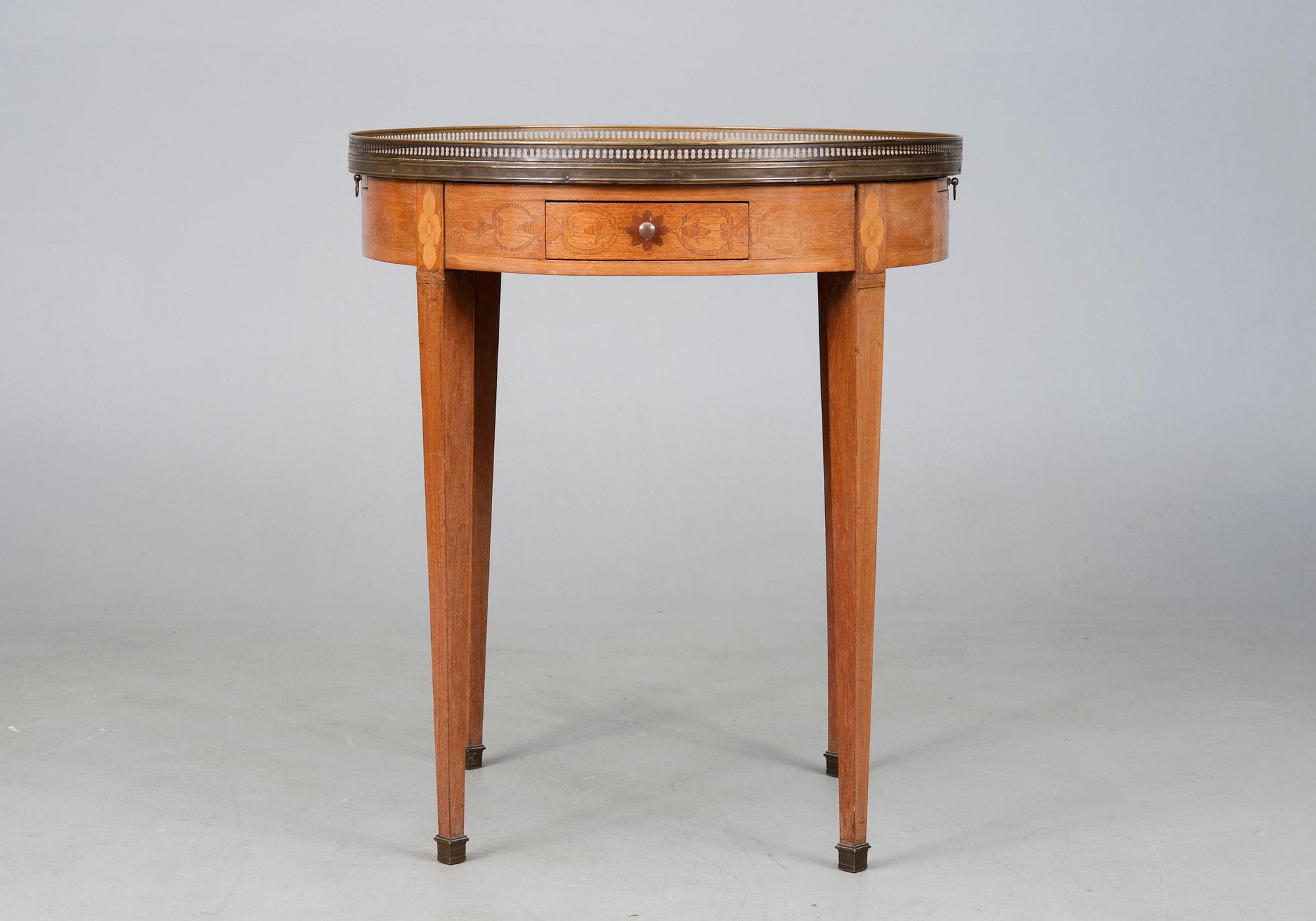 BORD, gustaviansk stil, 1900-talets början.