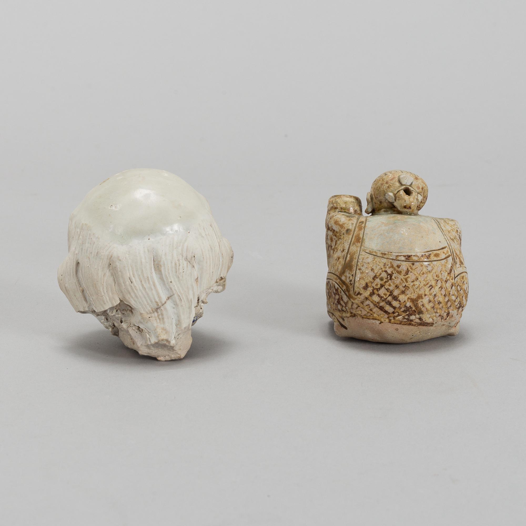 Two Sawakhalok porcelain figurines, 15th/16th Century.