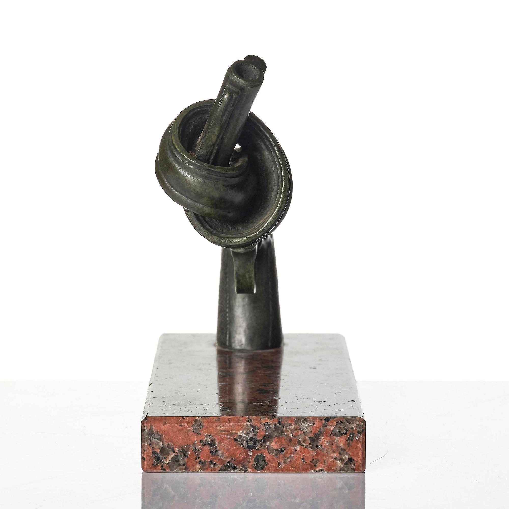 Carl Fredrik Reuterswärd, "Non-Violence".