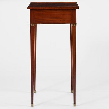 A late Gustavian mahogny table.