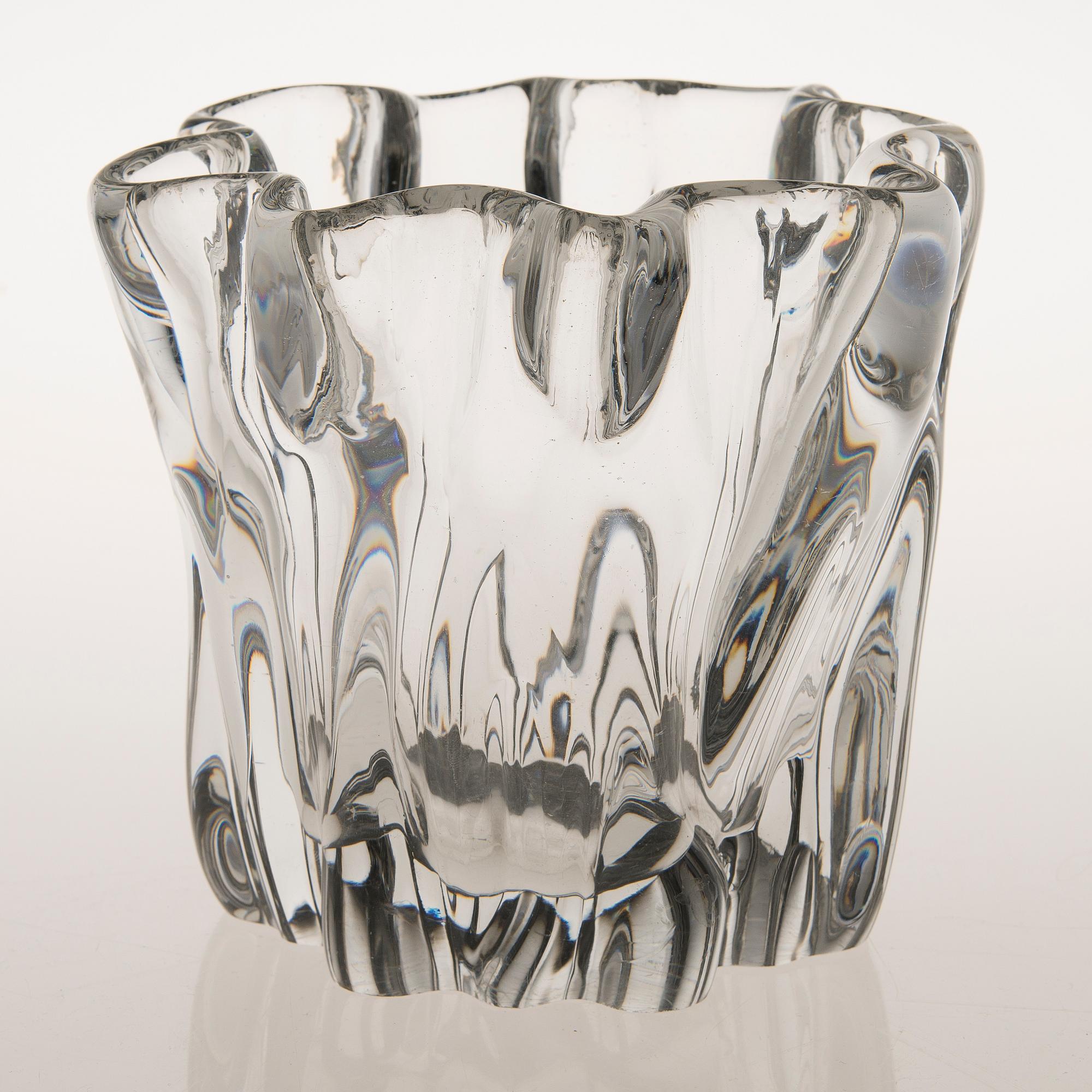 TAPIO WIRKKALA, A SIGNED GLASS VASE 'Stump' ('Kalvolan kanto'), model 3241, signed Tapio Wirkkala -57.
