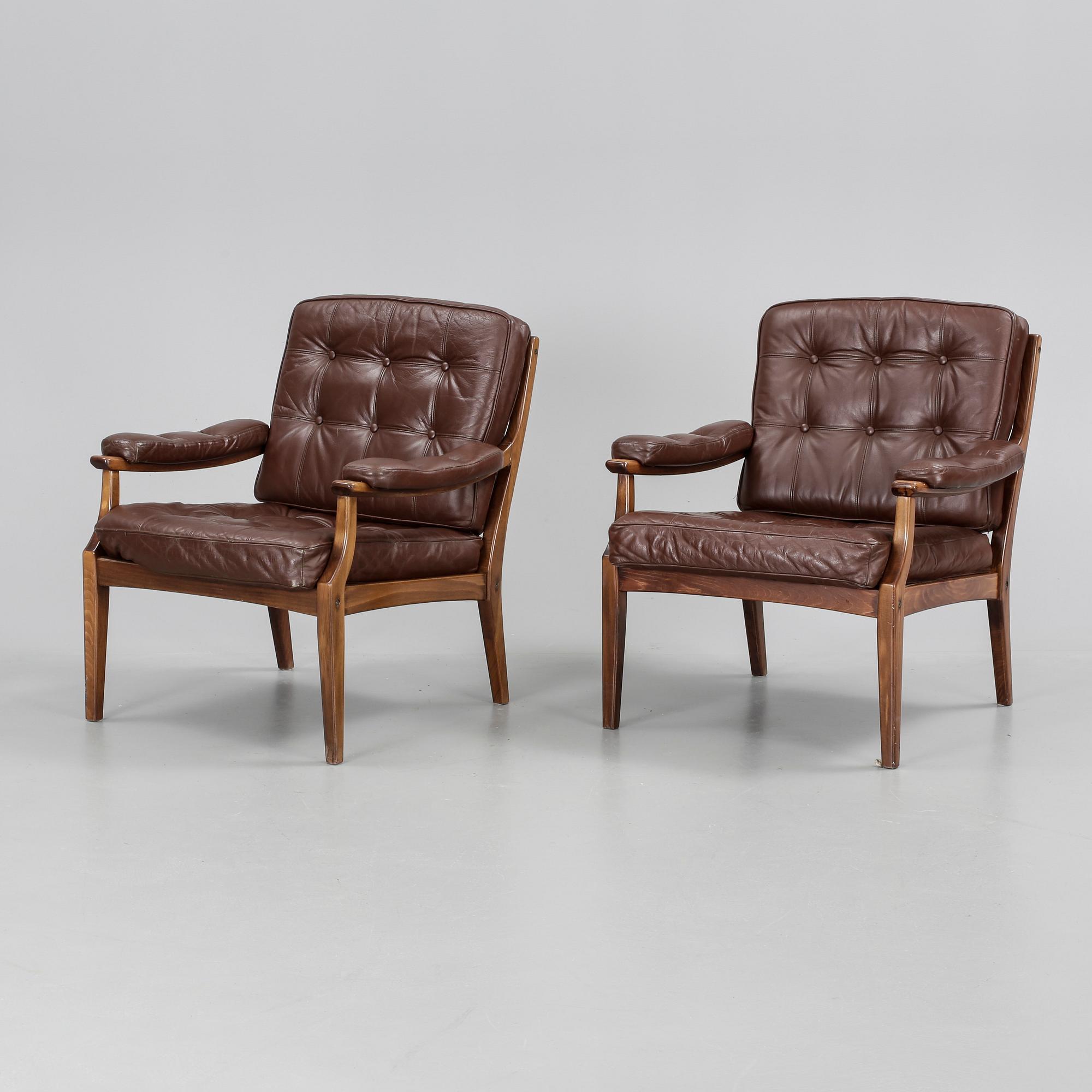 FÅTÖLJER, ett par, 1960/70-tal.