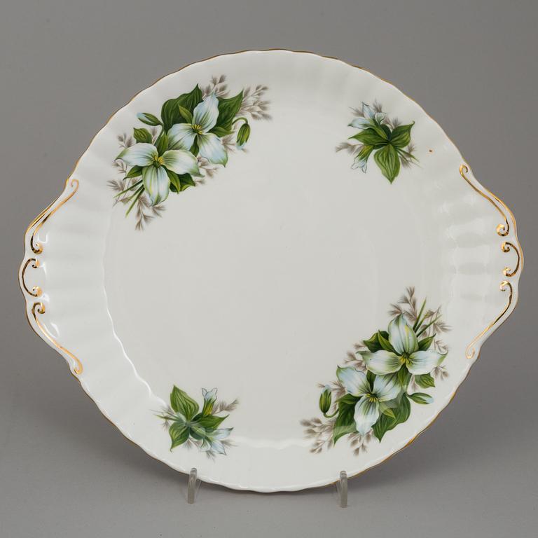 KAFFESERVIS, 29 delar, benporslin, "Trillium", Royal Albert, England, 1900-talets mitt.