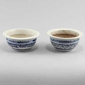 YTTERFODER, 2 st, porslin, Kina, 1900-tal.