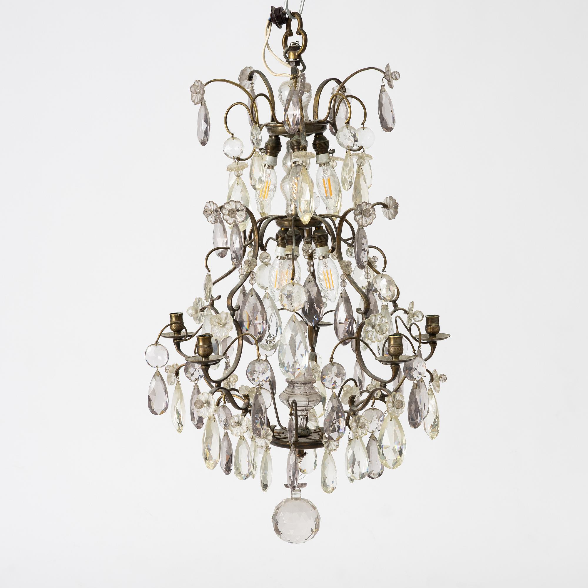 A Rococo style chandelier, early 20th Century.