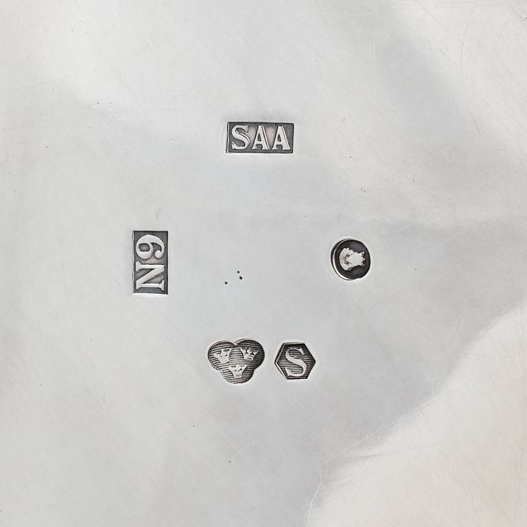 Kallskålskålar med lock, ett par, silver, kopior 1953 respektive 1963, S.A.Ackland efter Henrik Wittkopf d.ä.