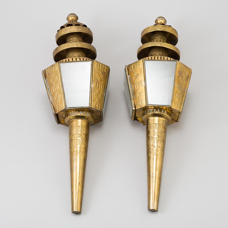 A pair of late 20th century wall lamps.