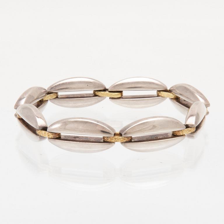 Regitze Overgaard, armband silver och 18K guld nr 409 för Georg Jensen, Danmark.