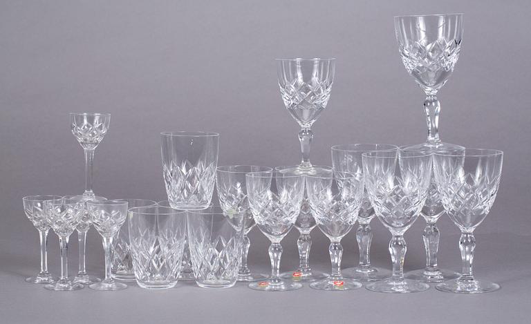 GLASSERVIS, 40 delar, "Karolina", Gunnar Cyrén, Orrefors.