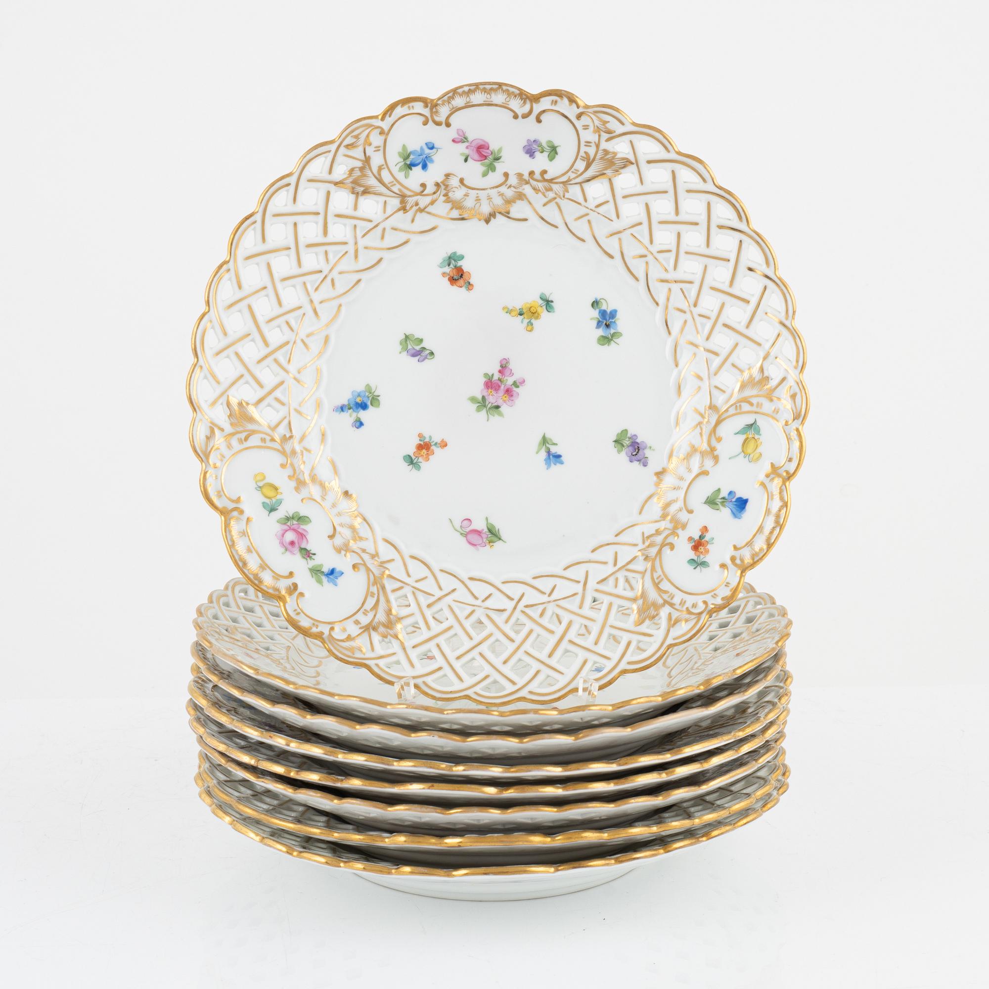 A set of eight porcelain plates, Teichert-Werke in Meissen, circa 1900.