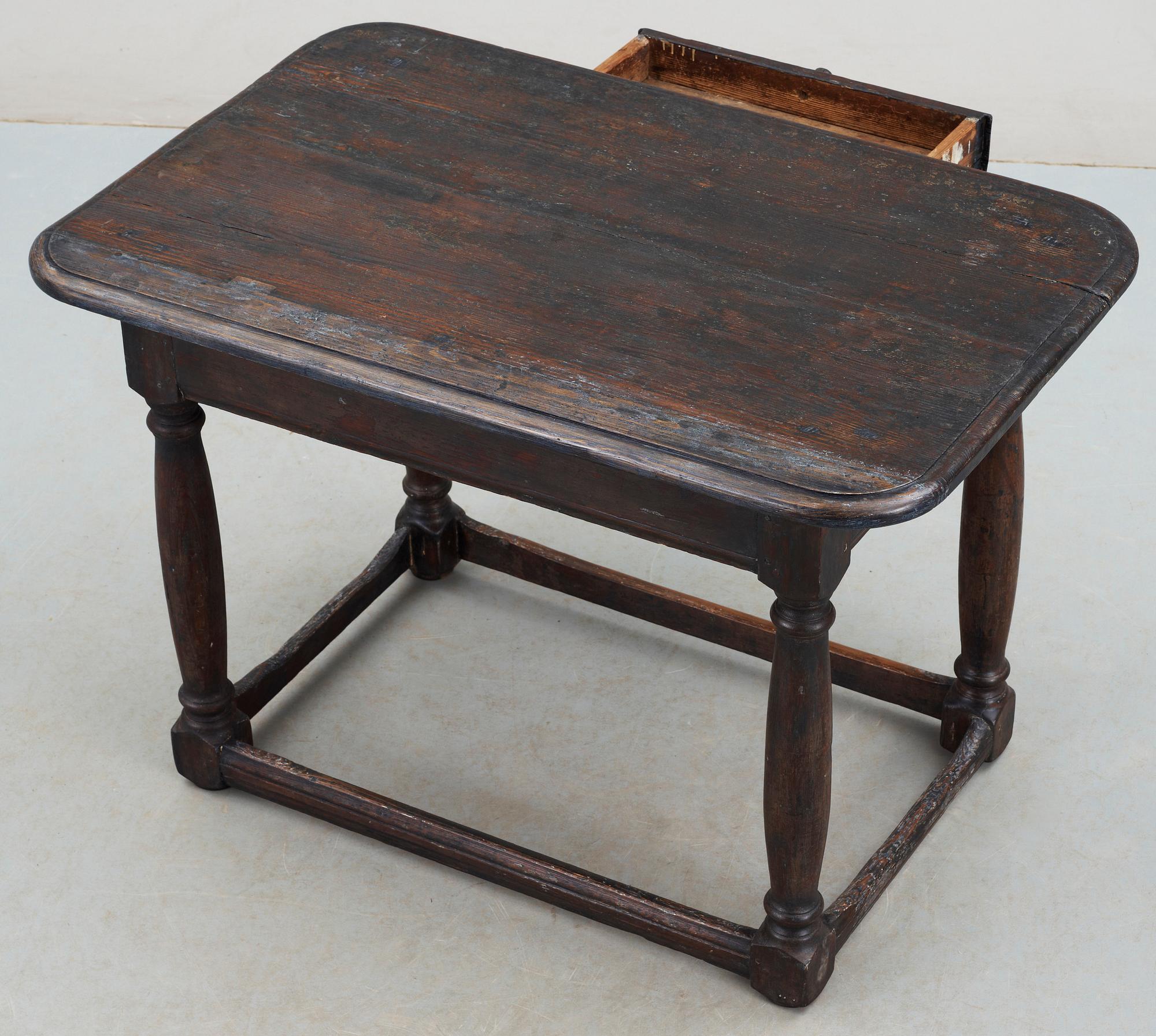 BORD, senbarock, 1700-tal.