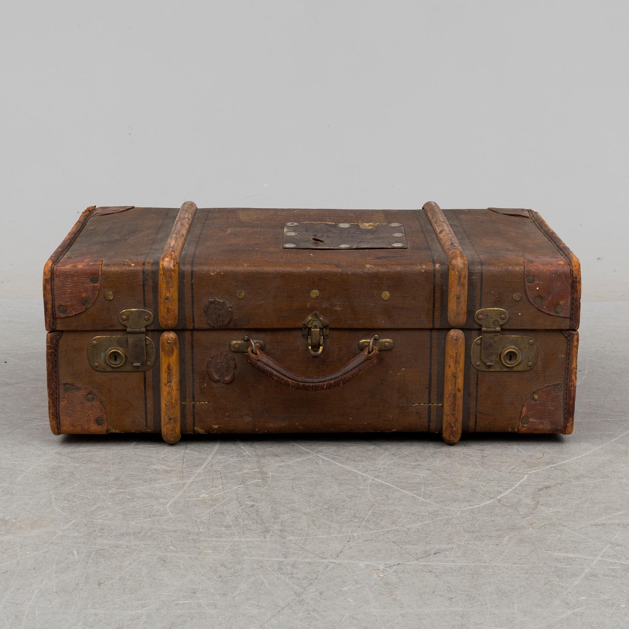 An early 20th century vintage suitcase from the Swedish diplomatic legation in Constantinople (Istanbul) and Warsaw.