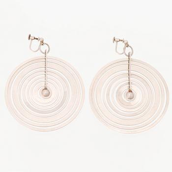 TAPIO WIRKKALA, KORVAKORUT, "Hopeakuu", hopeaa. Kultakeskus, Helsinki 1972.