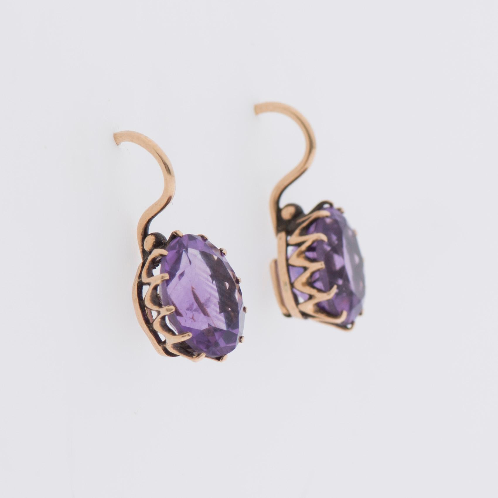 ÖRHÄNGEN, 14K (56) guld, ametister tot 4 ct,  ryska stämplar. Tot vikt 2,2 g.
