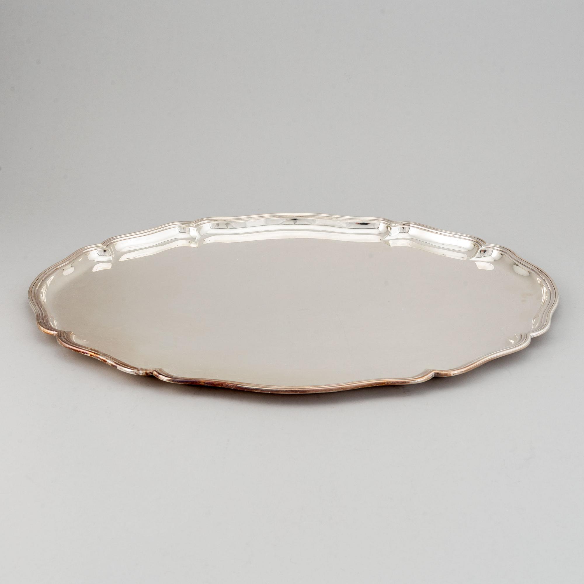 Bricka och Fat 2 st, nysliver, 1900-tal. Rokoko-stil.