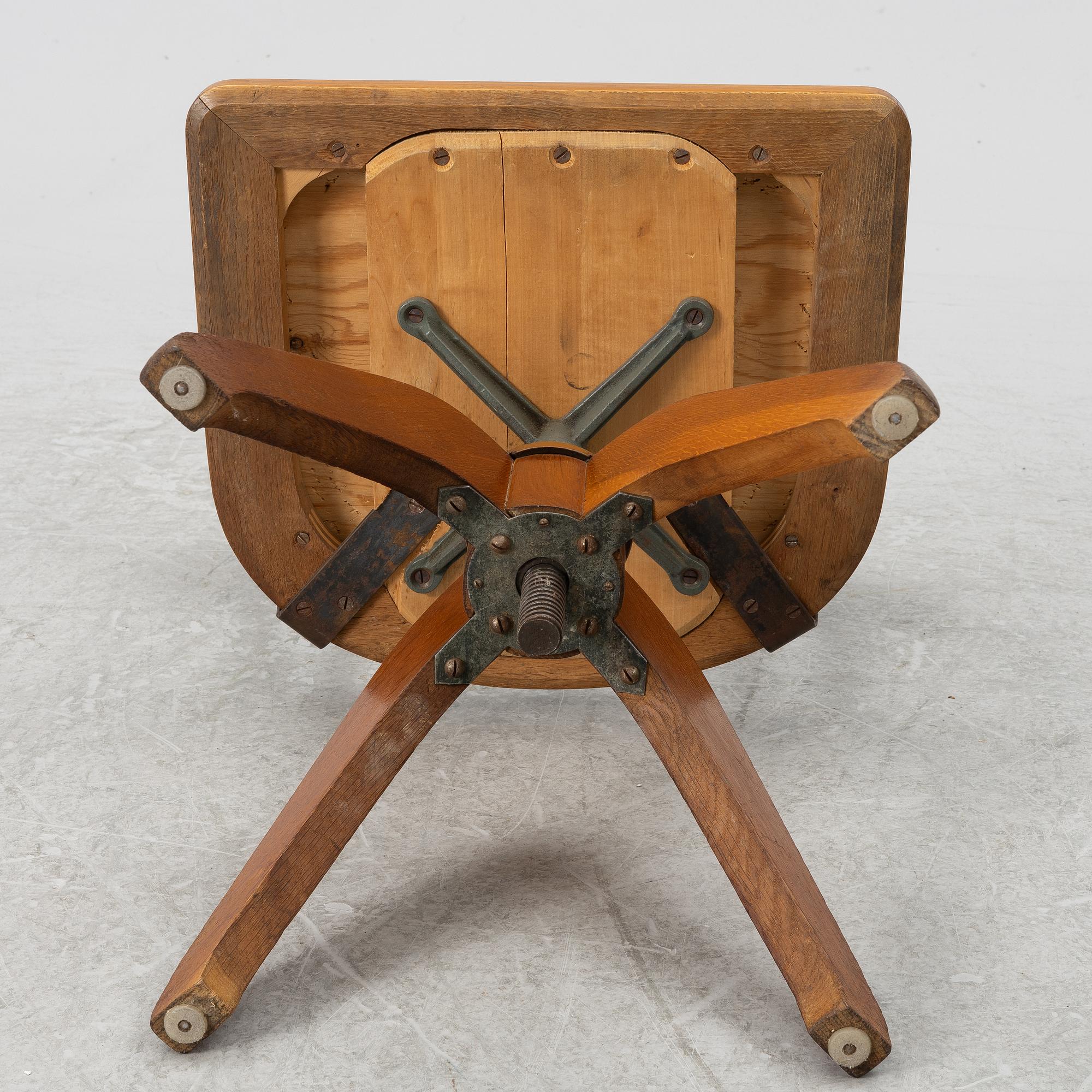 Skrivbordsstol, Åtvidaberg, 1900-talets mitt.