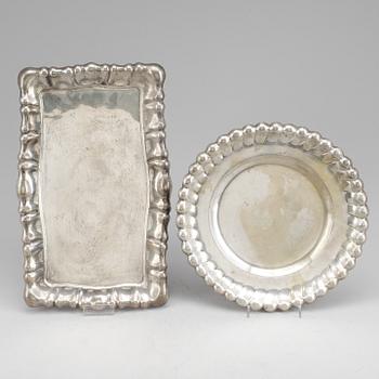 BRICKOR, 2st, silver, enligt uppgift Österrike-Ungern, 1900-talets första hälft. Vikt ca 964g.