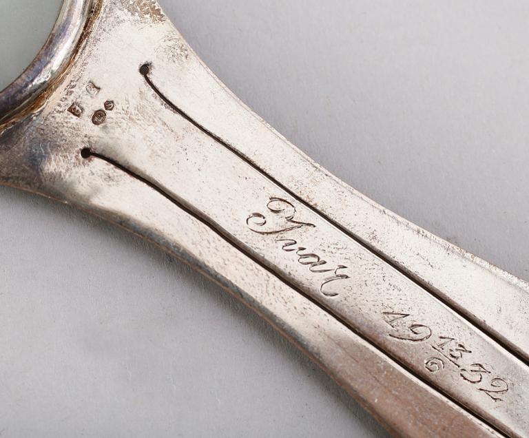 BOKMÄRKE/FÖRSTORINGSGLAS SAMT BLYERTSPENNA, silver, 1900-talets första hälft.