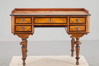 SKRIVBORD, nyrenässans, 1800-tal.