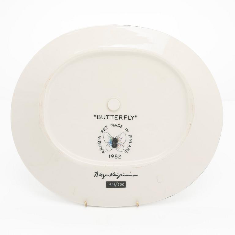 Birger Kaipiainen, a ceramic 'Butterfly' plate for Arabia Art 1982, signed and numbered 207/300.