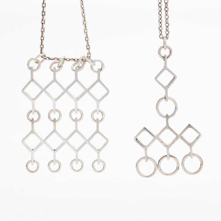 Jorma Laine, a set of two silver pendants, a bracelet and a brooch. Kultateollisuus Oy, Turku 1965-1972.