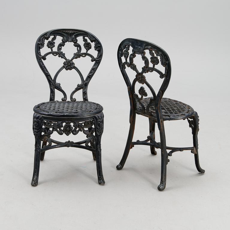 An early 20th century five piece garden suite for Porin Konepaja (Björneborgs Mekaniska Werkstad).