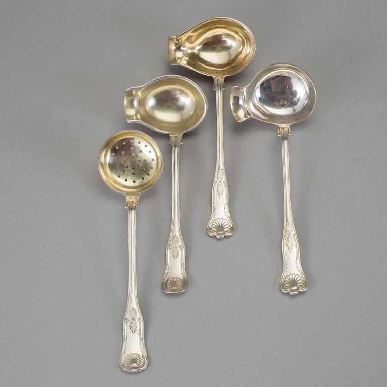 BESTICKSERVIS, silver, 56 delar av olika modeller. Bl a Möllenborg, Stockholm, 1896. Vikt ca 2 080 gram.