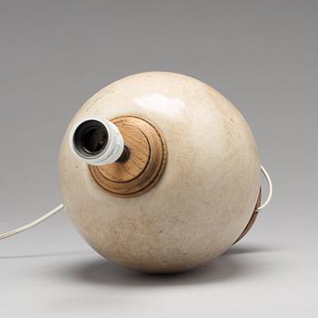 VAS, monterad som lampa. Kina, 1600-tal, eller äldre.