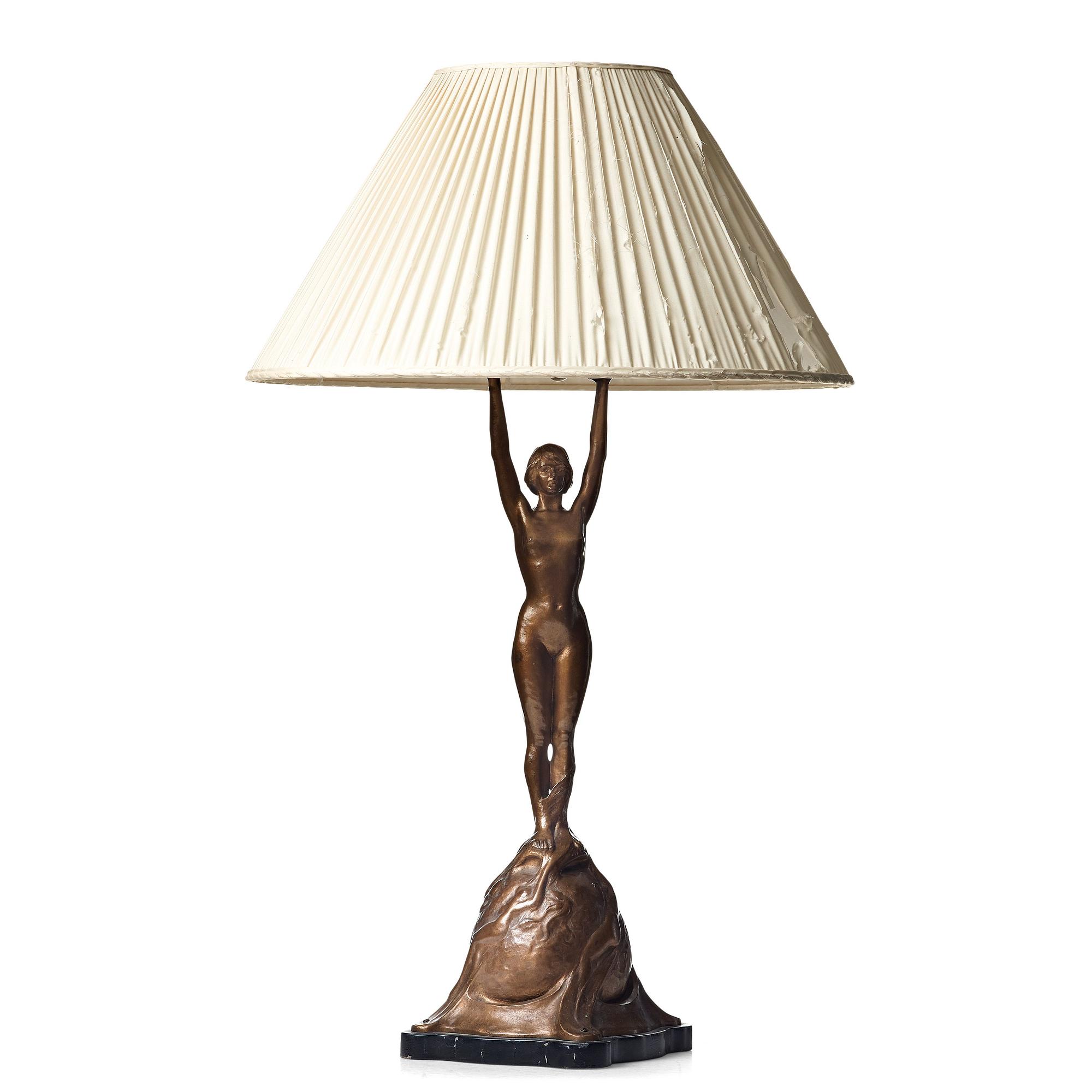 Gerda Sprinchorn, bordslampa, "Solen", Herman Bergmans Gjuteri, Stockholm, jugend.