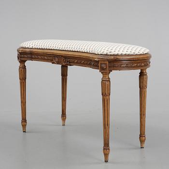 TABURETT, Louis XVI-stil, 1900-talets första hälft.